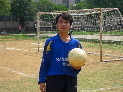 我院天才守门员！